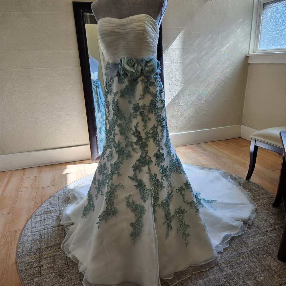 SIZE 6 ivory Allure Bridals HAND DYED wedding gown in Moss Green on ivory - Picture 10 of 11